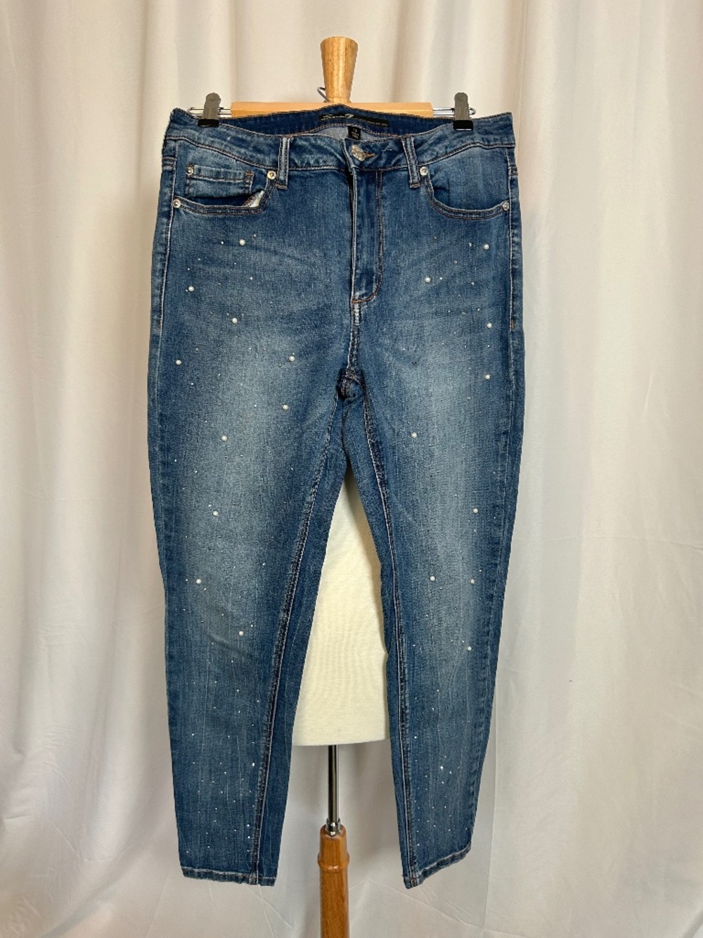 SEVEN 7 EMBELLISHED JEANS - SIZE 10